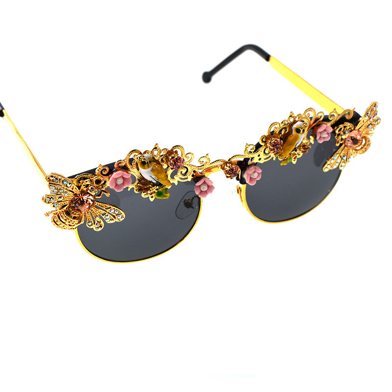 New Women's Luxury Sunglasses w/ Artistic Pearl Inlaid & Gold Legs