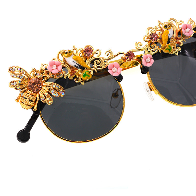 New Women's Luxury Sunglasses w/ Artistic Pearl Inlaid & Gold Legs